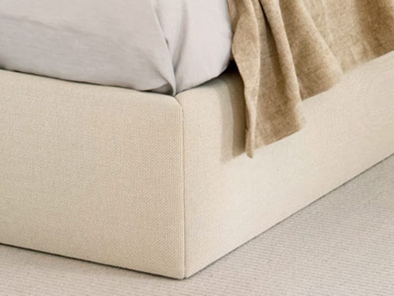 Woodnotes
BED
Fabric double bed