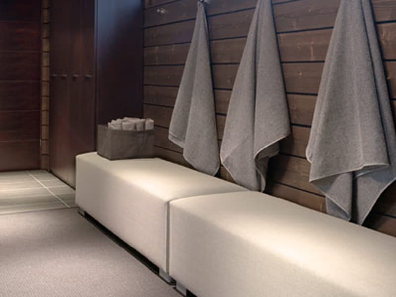 Woodnotes
BENCH
Upholstered bench