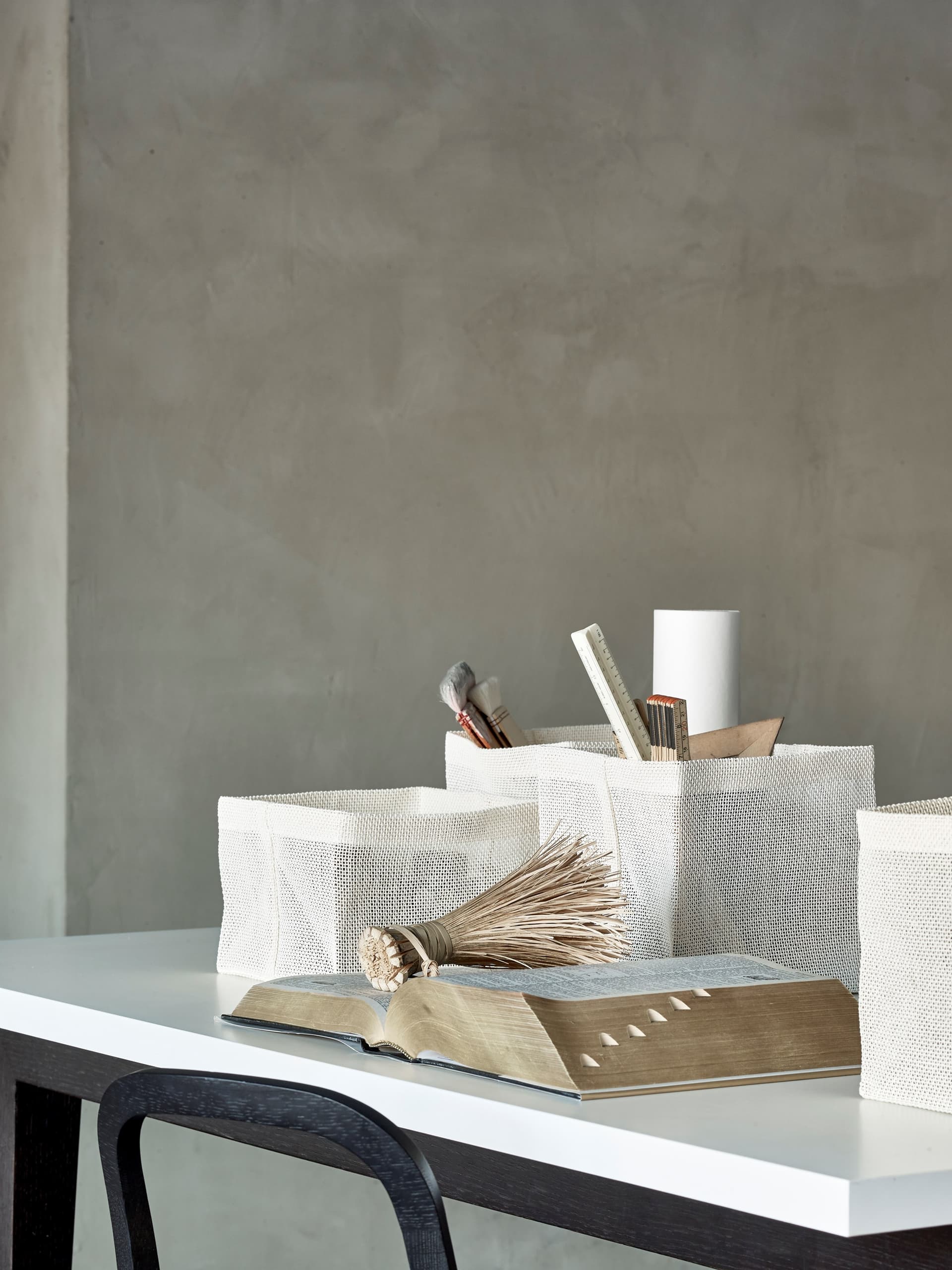 Woodnotes
BOX ZONE
Paper storage box