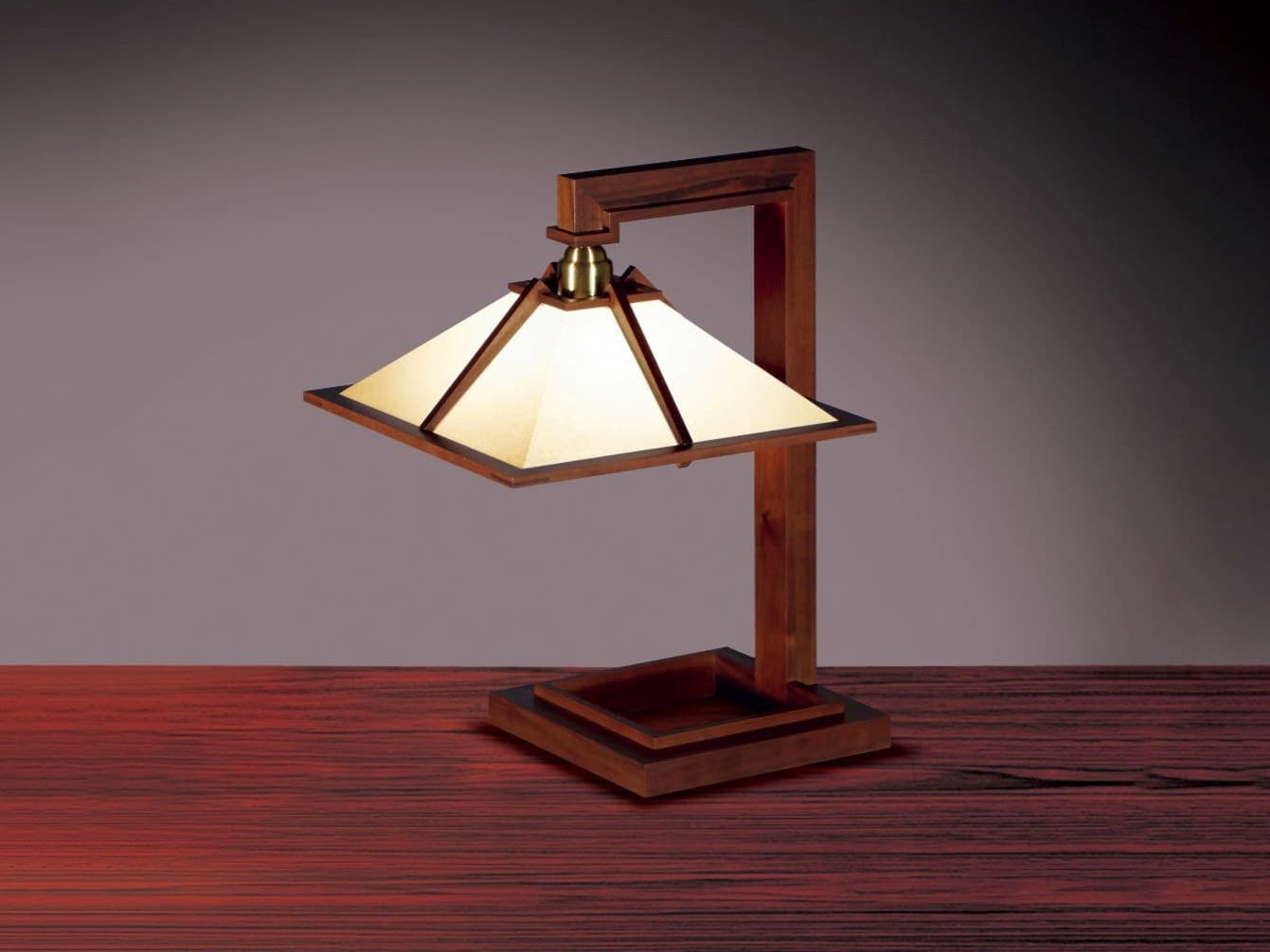YAMAGIWA
TALIESIN® 1 MINI
Acrylic and wood table lamp