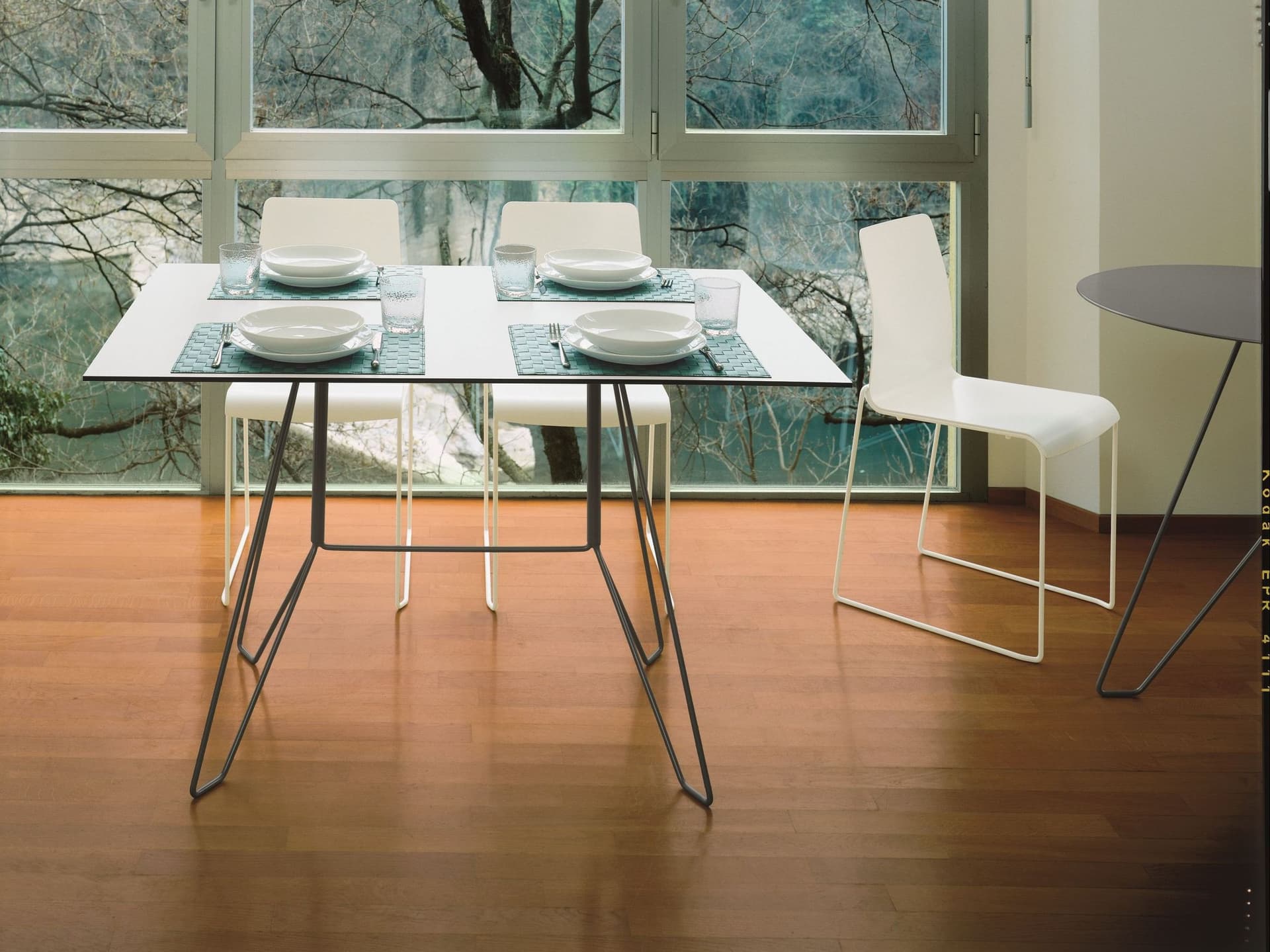 YDF
MAROCCHINO
Square garden table